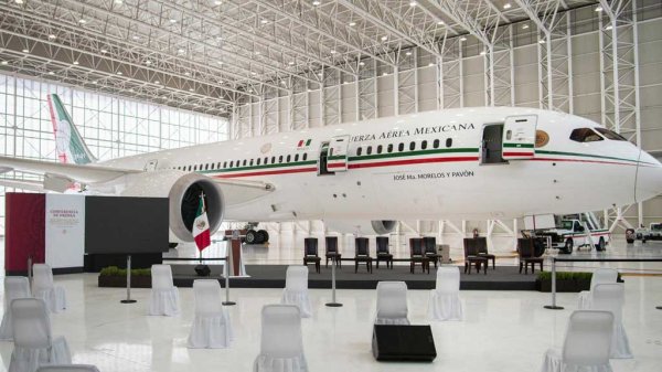 AMLO ofrece avión presidencial a aerolíneas para fiestas tras el fracaso en su venta