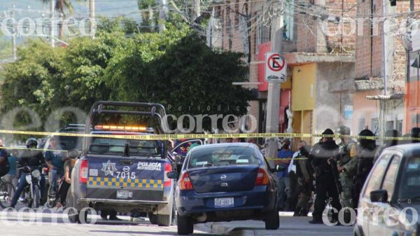 Intenta huir de la muerte, pero lo asesinan en una estética de Celaya