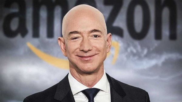 Jeff Bezos, fundador de Amazon voló al espacio en su nave New Shepard