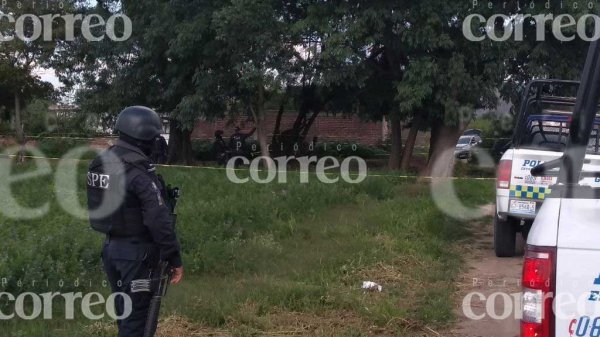 En sembradío de Irapuato encuentran a mujer muerta dentro de su camioneta