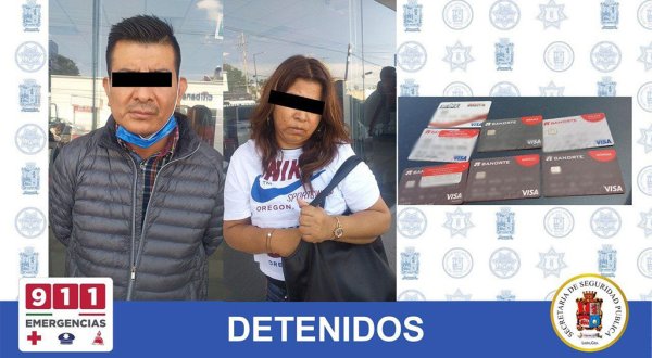 Detienen a pareja en León por presuntamente clonar tarjetas bancarias