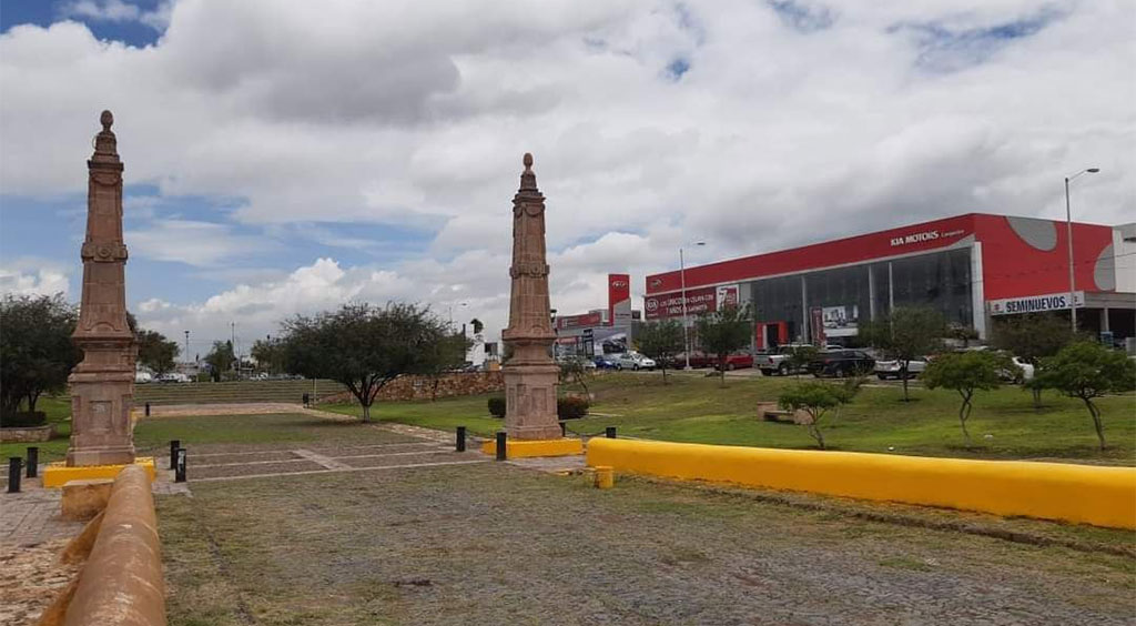 Indigna a celayenses repintado del puente Tresguerras; INAH no lo aprobó