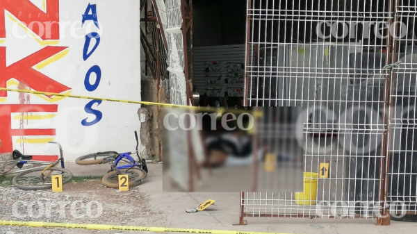 Ladrón es asesinado por vigilante de una tienda de pisos en la Irapuato – Abasolo