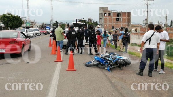 Aparatoso choque deja dos motociclistas lesionados en Pénjamo