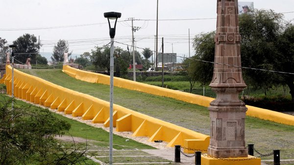 Contraloría de Celaya abrirá investigación por pintura del puente Tresguerras