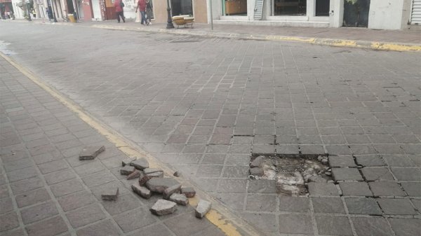 Piden rehabilitar la calle Juárez en Salamanca