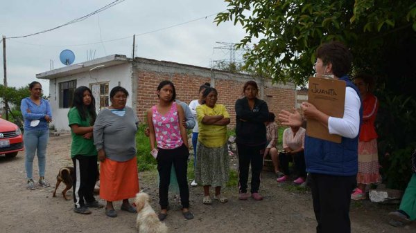 Viven sobre ductos de Pemex, en riesgo y sin luz en San Juan de Abajo, León