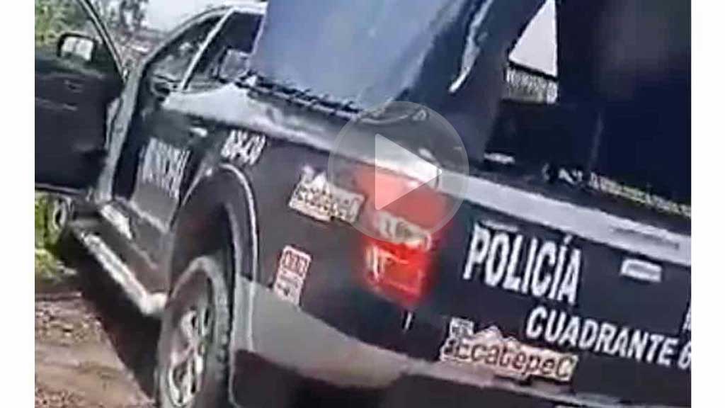 ‘Cachan’ a policías teniendo relaciones sexuales dentro de una patrulla