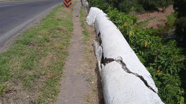 Preocupa a vecinos desgaste del puente Nochebuena en Guanajuato capital