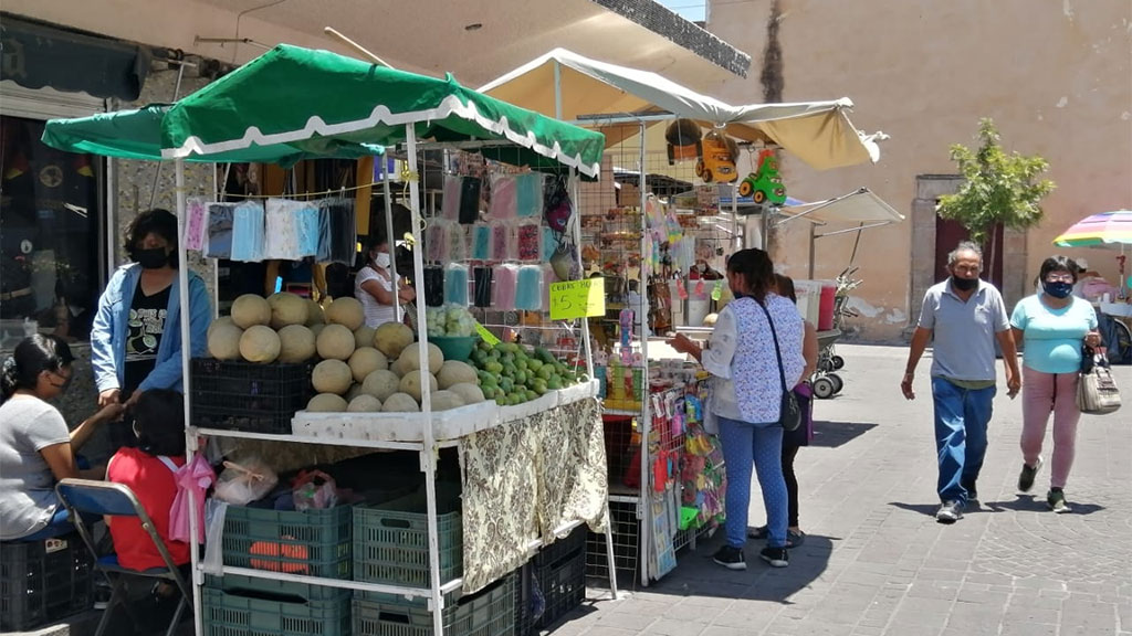 Comerciantes reubicados en Celaya reportan bajas ventas en sus nuevos lugares