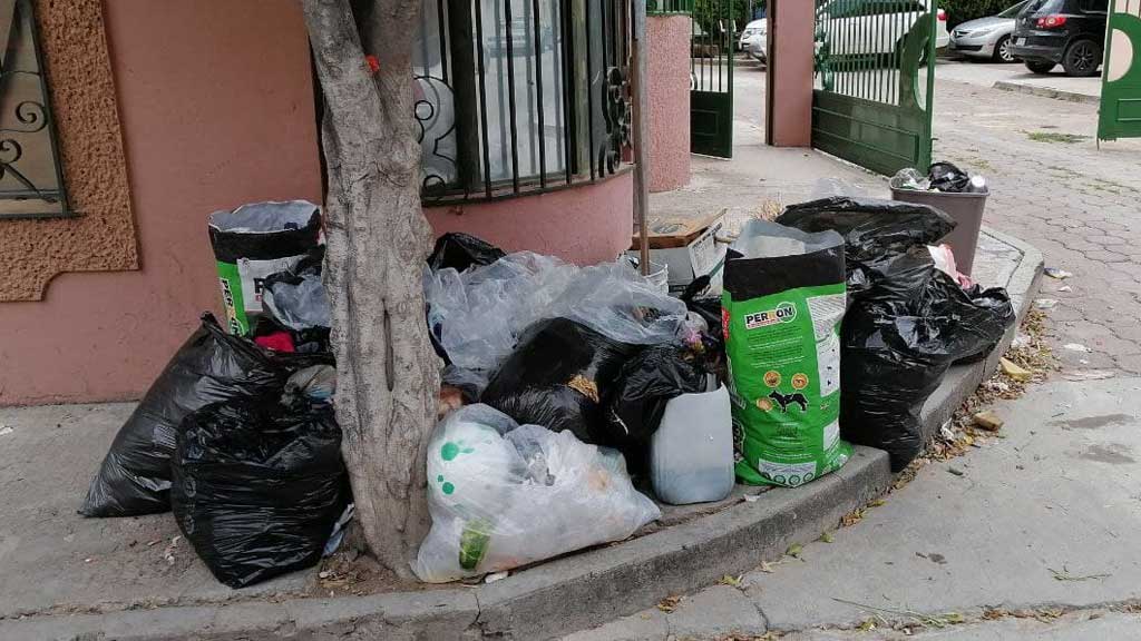 Piden en San José Iturbide guardar la basura en casa ante atraso en recolección