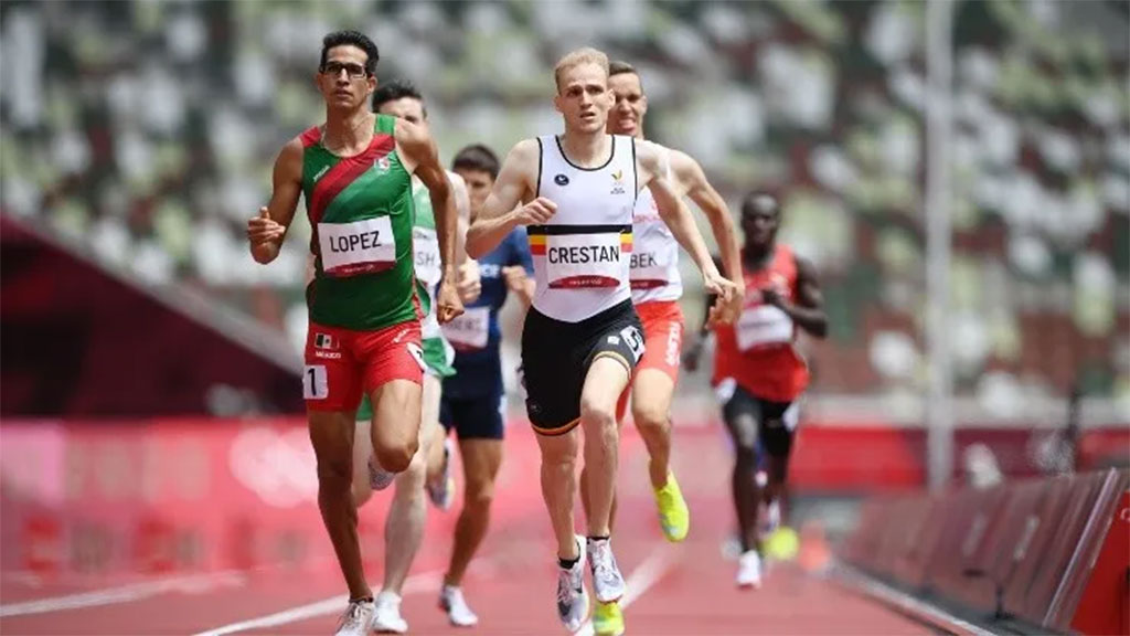 Destaca Jesús Tonatiu en los Olímpicos de Tokio; avanza a semifinales en atletismo