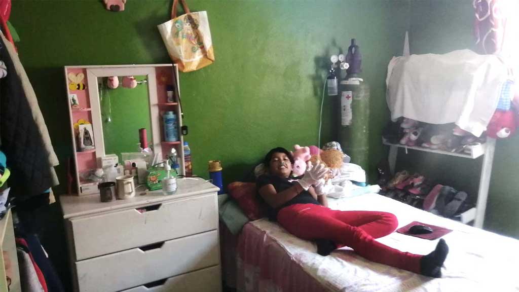 La pequeña Sherlyn sueña con recuperarse de la Covid para jugar futbol