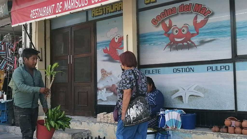 Comerciantes en centro de Salamanca ignoran medidas pese a contagios