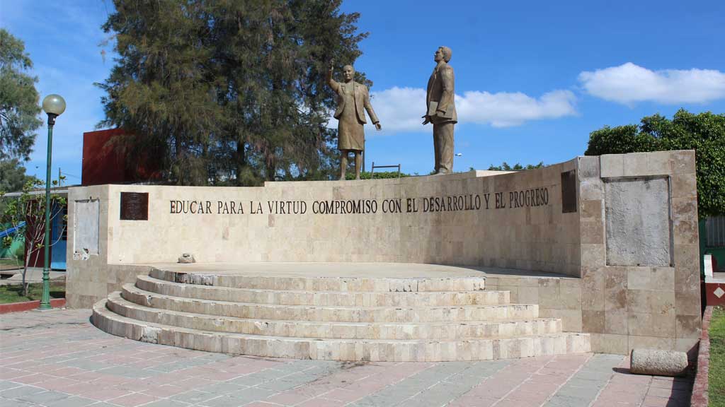 Denuncian en Silao robo y vandalismo contra esculturas y monumentos