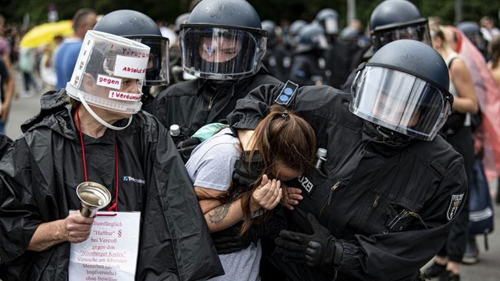 En Europa hay resistencia ante propuesta de exigir certificados de vacunación