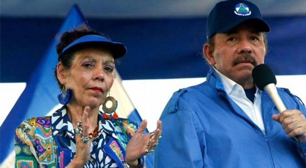 Daniel Ortega va por un cuarto mandato en Nicaragua junto con su esposa