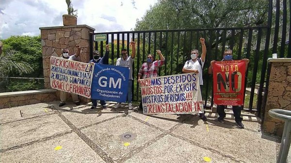 Extrabajadores de GM exigen ser reinstalados; acusan despido injustificado