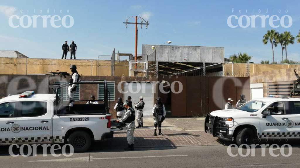 León: hallan cadáver en descomposición en el techo de una bodega en La Martinica