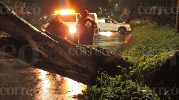 Lluvia no da tregua a Irapuato: se registran daños tras tormenta