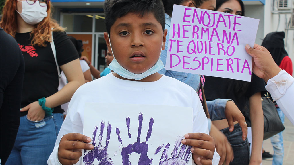 Docenas de mujeres salen a las calles para exigir justicia por Daniela, joven madre asesinada en Silao