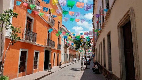 Organizan vendimia mensual en la Calle Alonso en Guanajuato capital