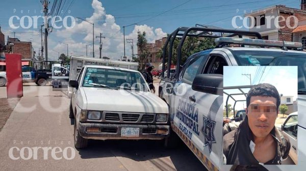 Ladrón roba una camioneta en Irapuato y choca una patrulla mientras huía