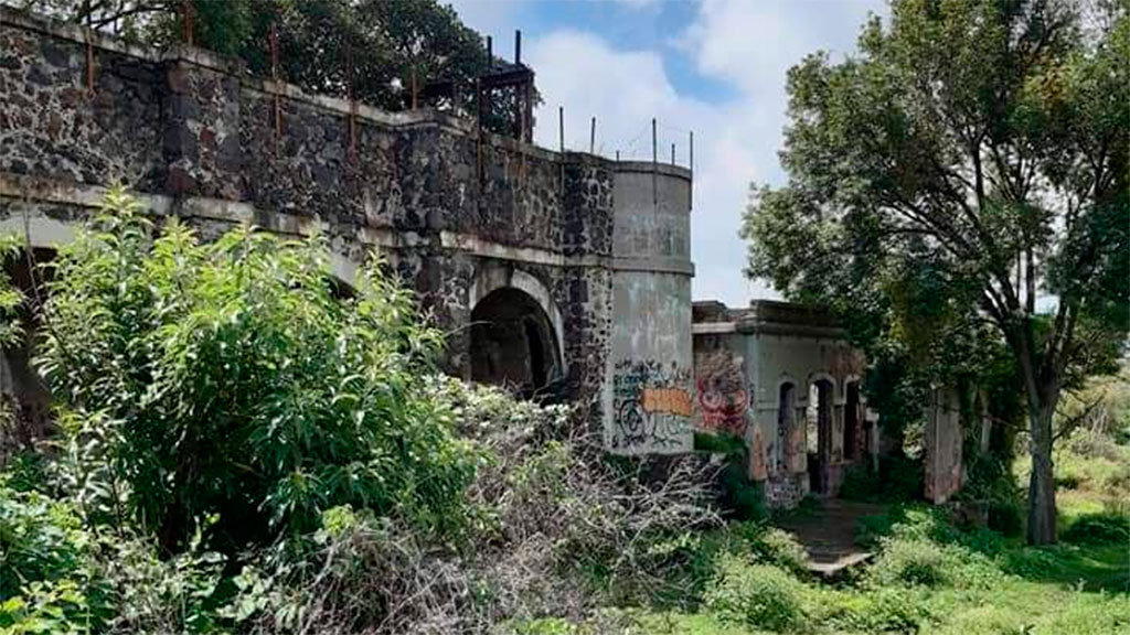 Abandono y ruina: así luce la central hidroeléctrica que alimentó Pénjamo hace un siglo