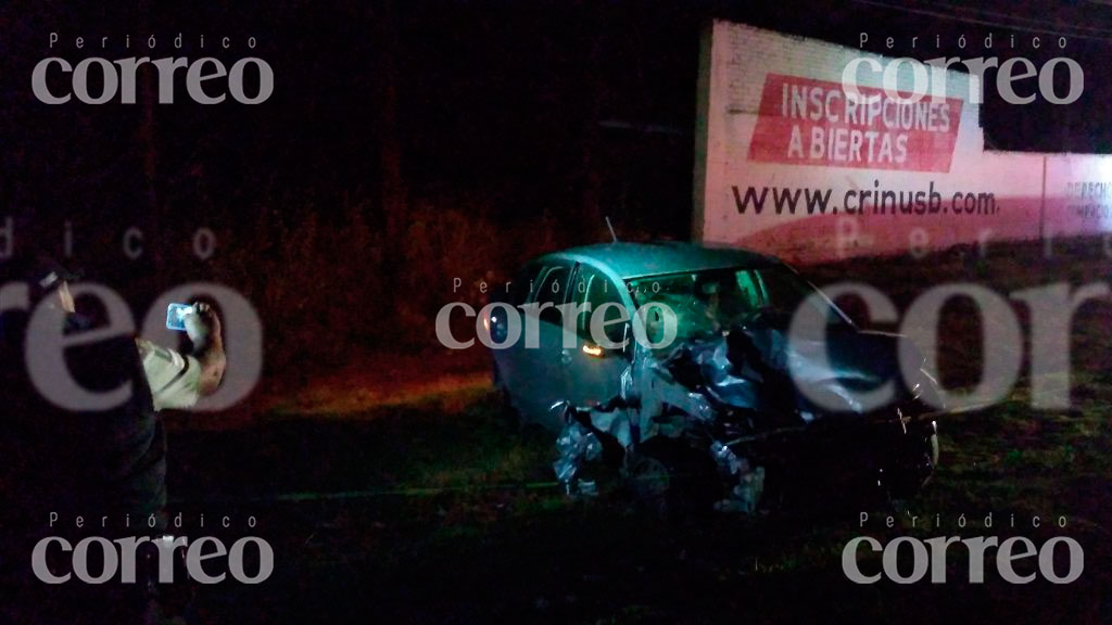 Motociclistas chocan contra auto en la Irapuato-Silao; hay 2 muertos y al menos 2 heridos