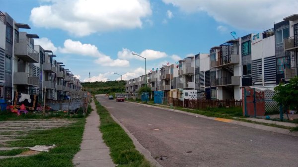 En Brisas del Campestre viven olvidados por el gobierno de León