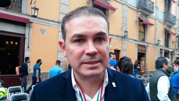 Alejandro Navarro buscará adquirir nuevos vehículos para el municipio