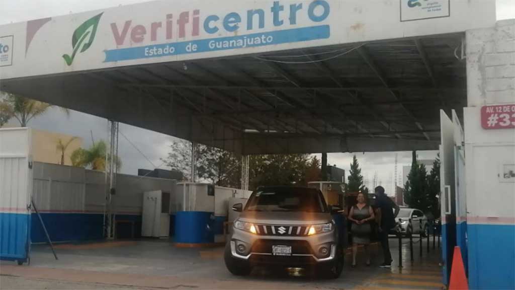 Sólo el 44% de automóviles registrados realizan verificación vehicular en Celaya