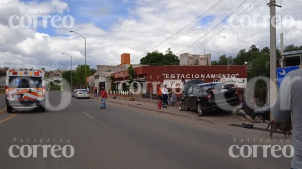 Guanajuato capital: Choque contra muro en Santa Teresa deja un lesionado