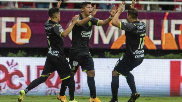 Chivas logran la victoria ante el Necaxa