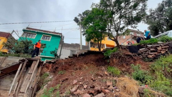 Derrumbes, deslaves e inundaciones deja tormenta en Guanajuato capital