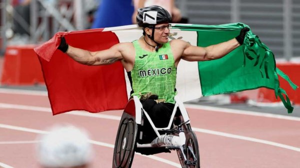 Juan Pablo Cervantes gana el bronce para México en 100 metros