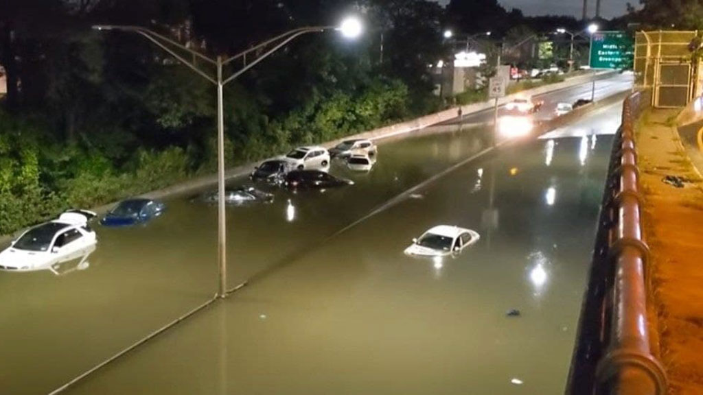 Declaran estado de emergencia en EU por tormenta tropical Ida; van 22 muertos