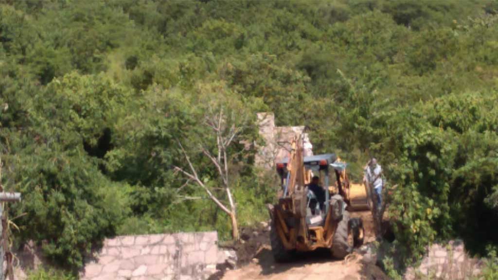 Denuncian construcción ilegal en Cerro de Arandas en Irapuato