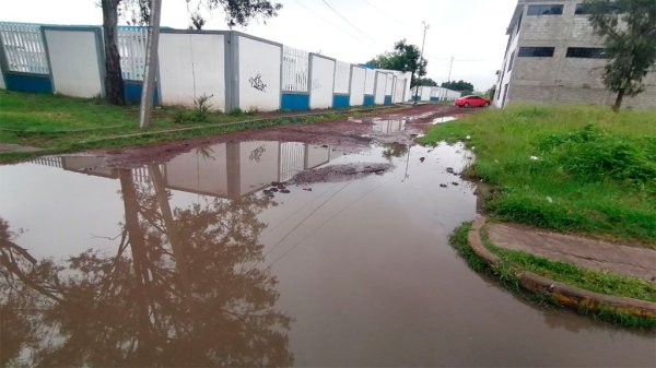 Agua y lodo invaden escuelas de Salamanca y Salvatierra