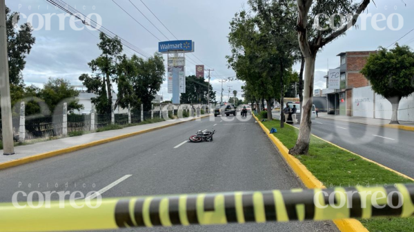 Muere joven de 21 años tras derrapar su motocicleta en Irapuato