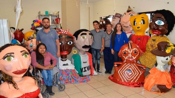 Se posicionan artistas de Nuevo Chupícuaro por sus obras de cartonería