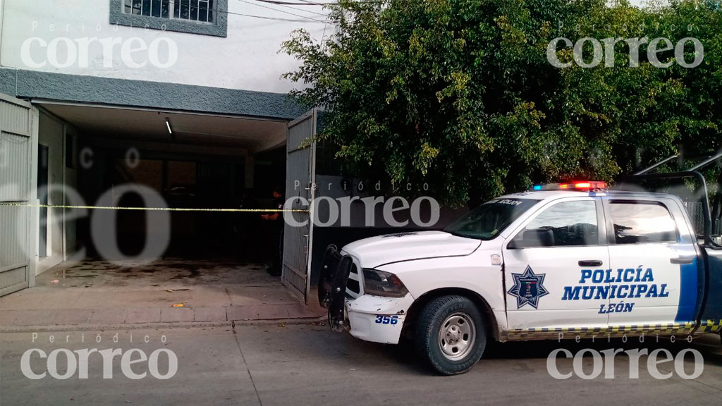 Por quitarle camioneta de lujo, ladrones dejan grave a dueño de taller en León