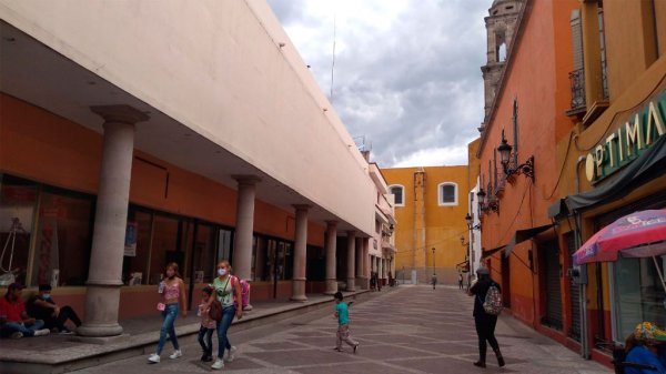 Reubican a comerciantes de la Rinconada Castañeda en Irapuato