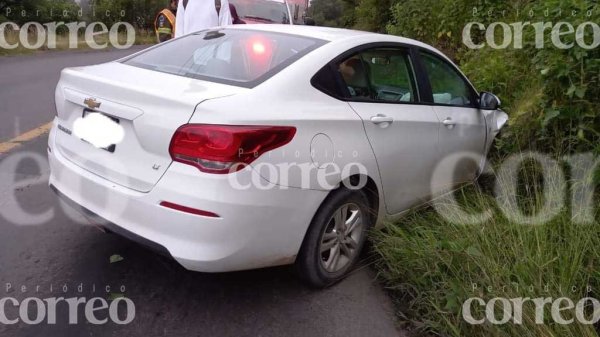 Joven choca contra un cerro en Marfil tras derrapar