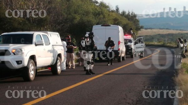 Hallan cuerpo en el entronque de la carretera León – San Felipe