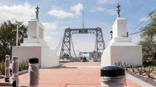 Tras un año de espera, rehabilitan el Puente Colgante de Cortazar