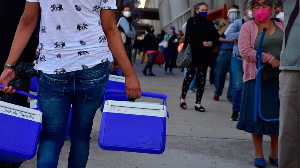 León: Plaza Venecia, único punto de vacunación para personas de 40 a 49 años