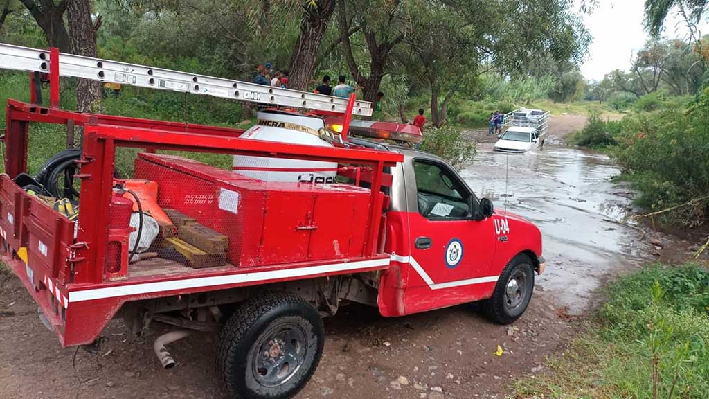 Guanajuato capital: caminos encharcados, deslaves y daños materiales