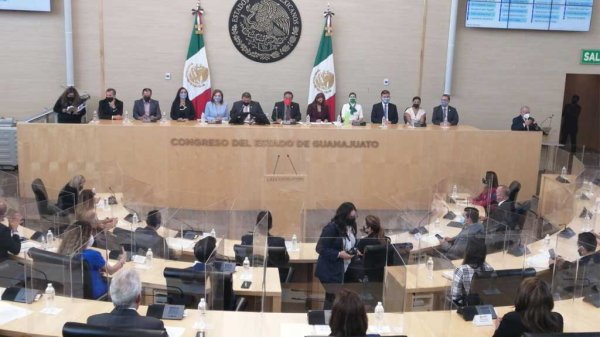 Designan mesa directiva del Congreso para el Primer Periodo de Sesiones