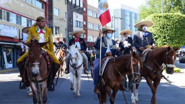 Arriba la Cabalgata de la Ruta por la Independencia a Irapuato